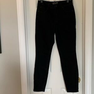 Wmns Maurice’s black jeans. Size 6R.